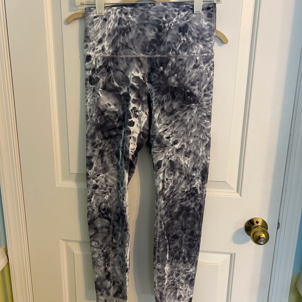 lululemon Wunder Under High-Rise Tight - 25” ( Marble Dye Classic Gray) - Picture 6 of 10